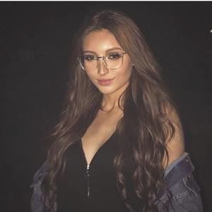 Meet your Posher, Catherine